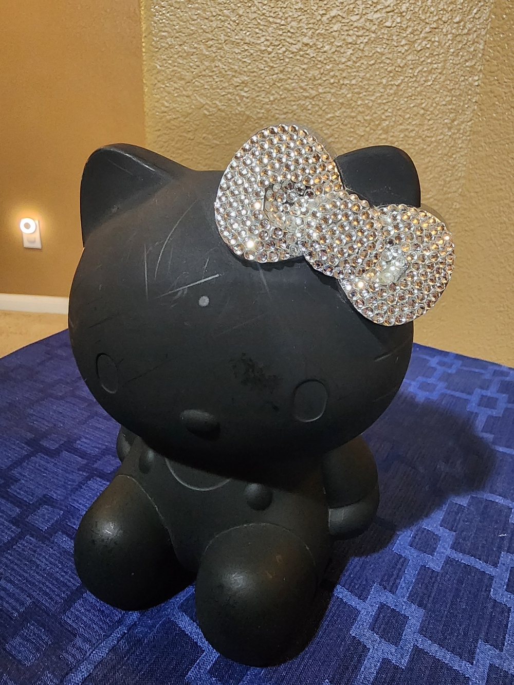 Black Matte HELLO KITTY Limited Edition Brush Holder SEPHORA Japan 2011 - Picture 4 of 6